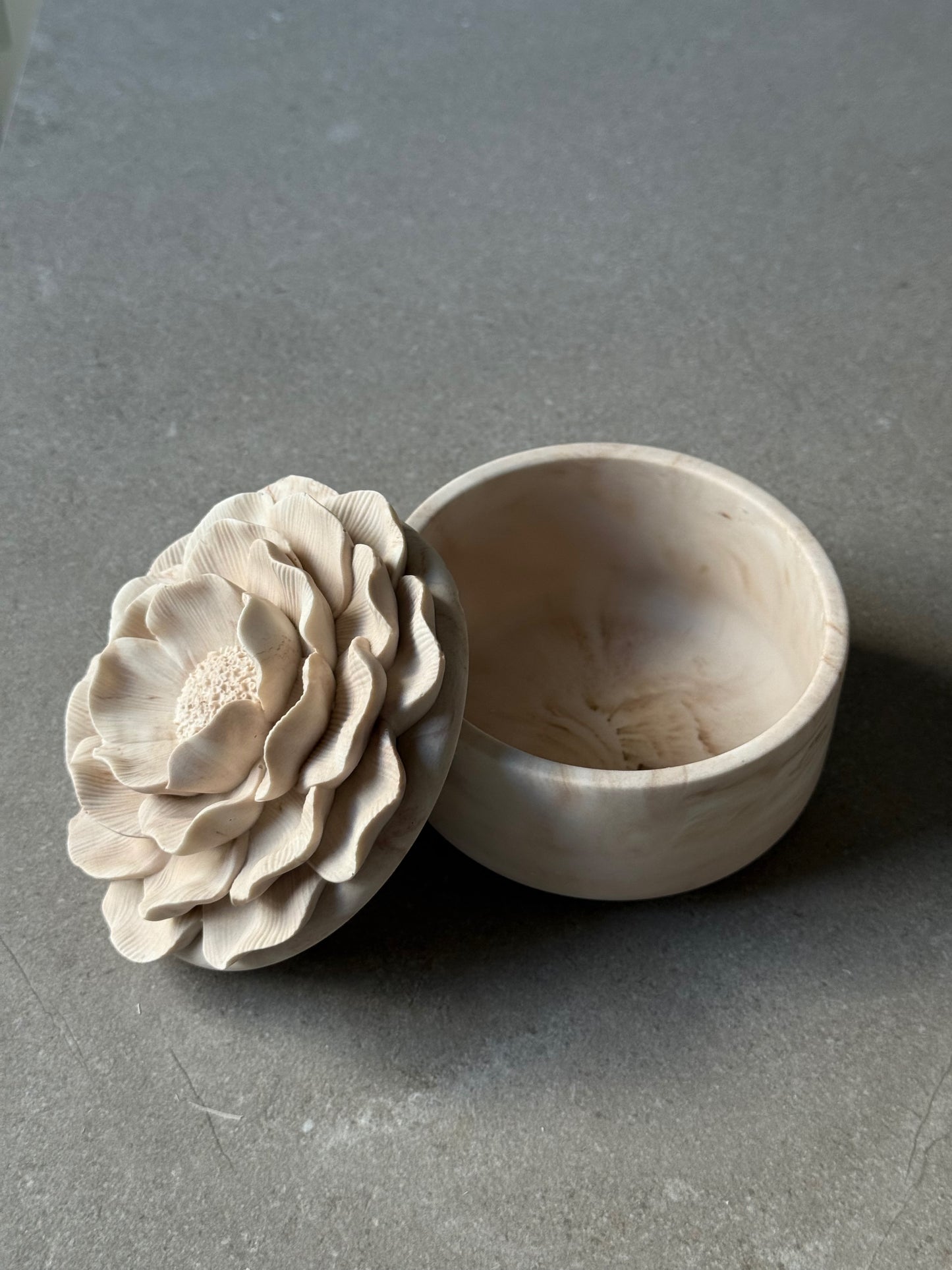 Camellia trinket box