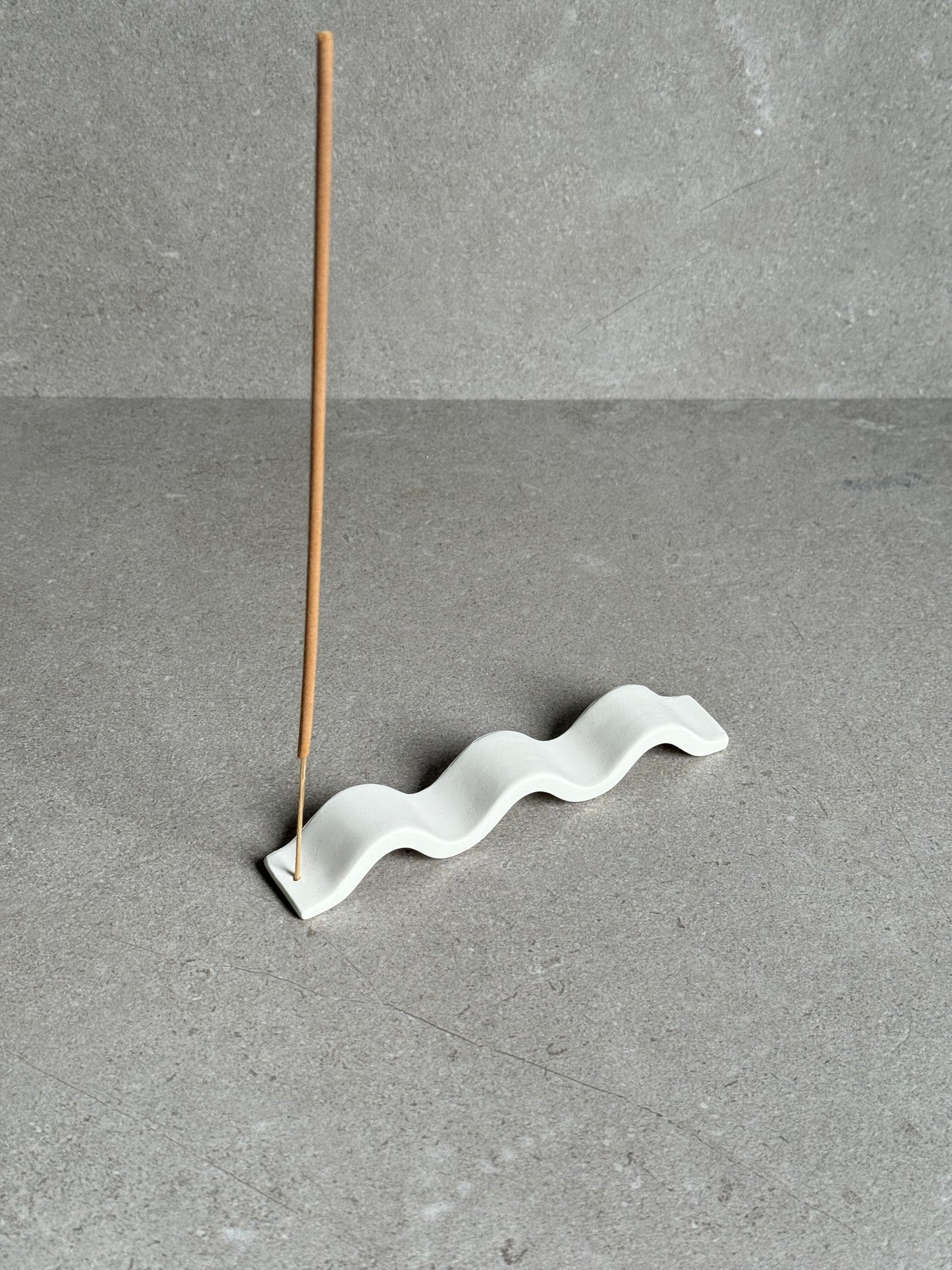 Ripple incense holder