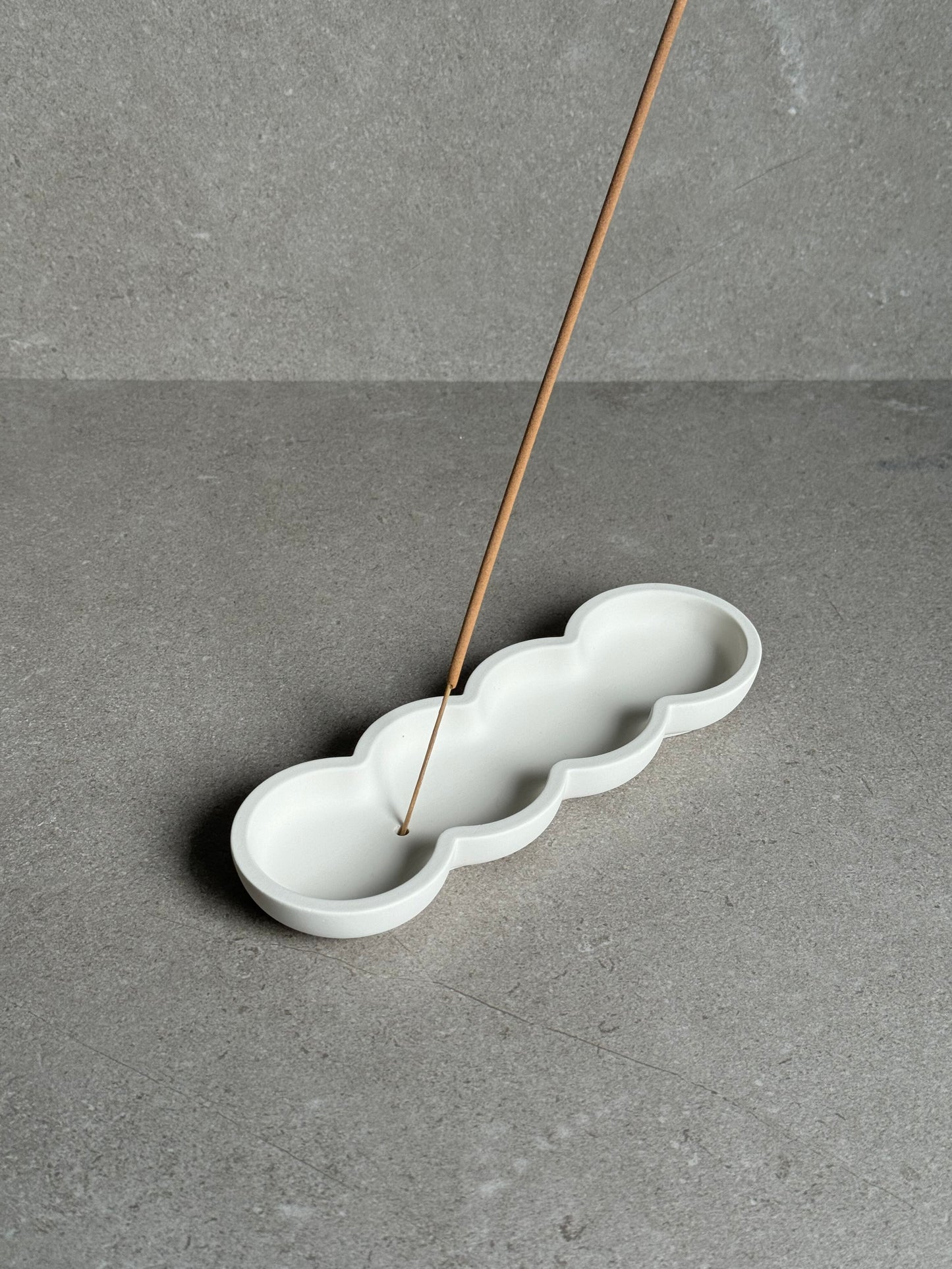 Pearl incense holder