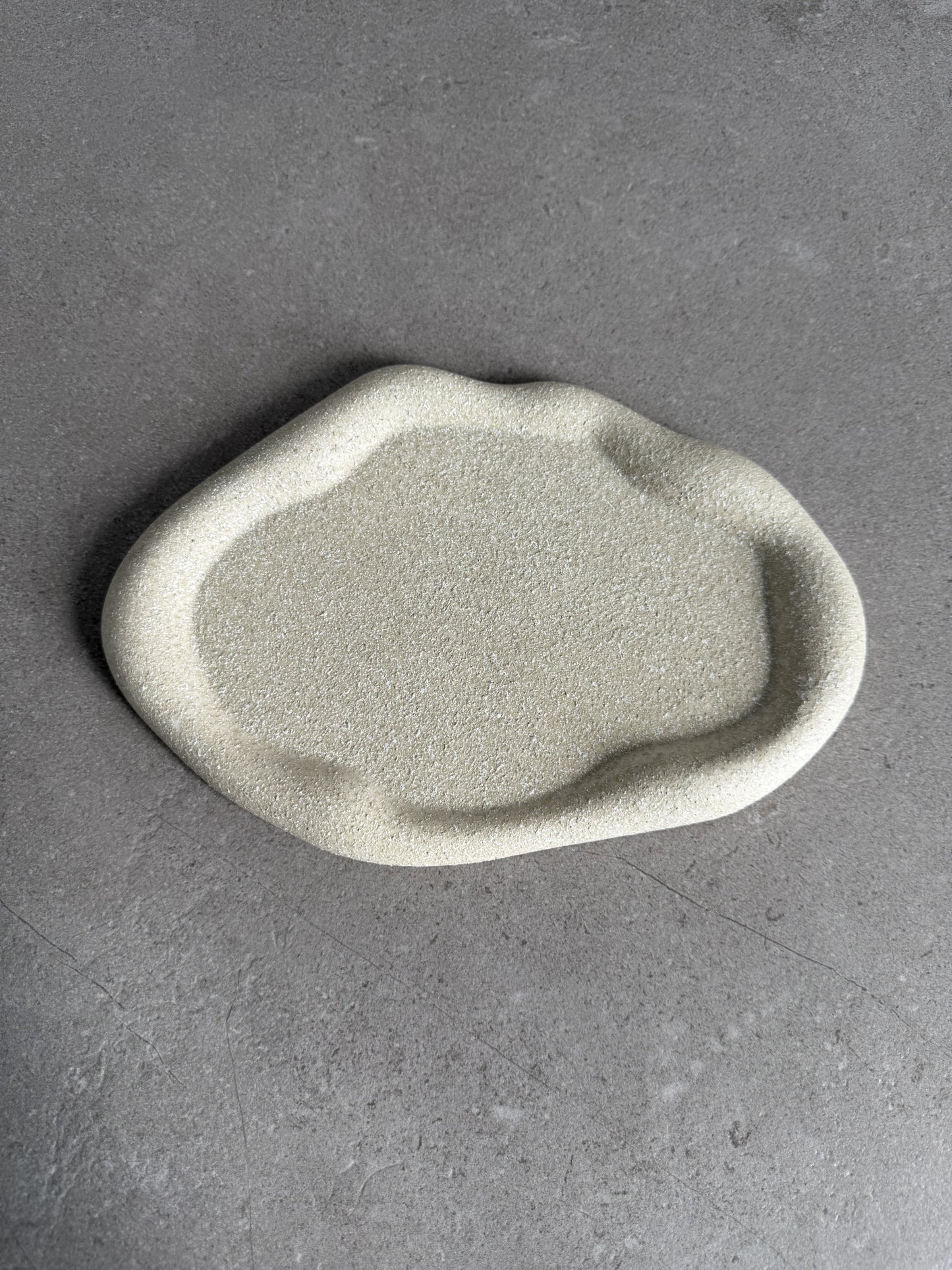 Cloud tray oval