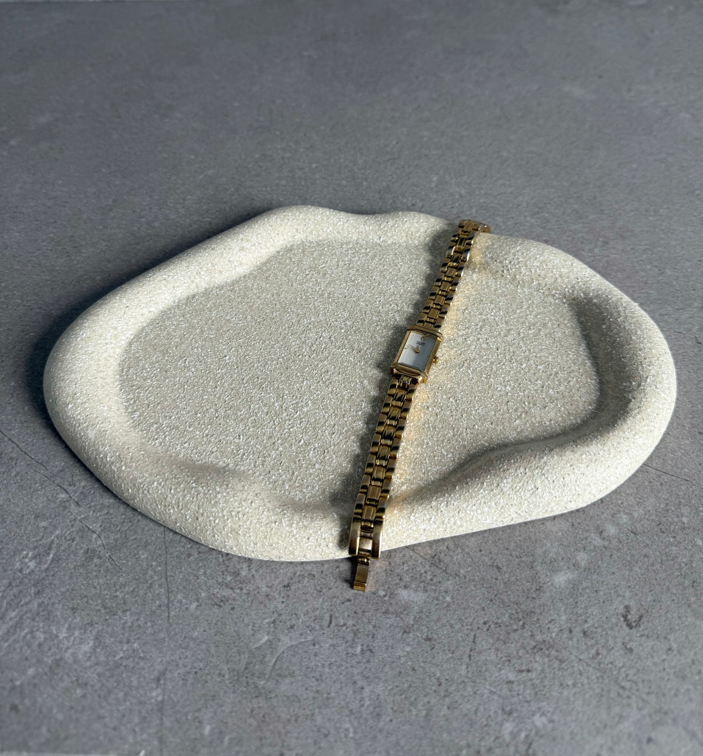 Cloud tray oval